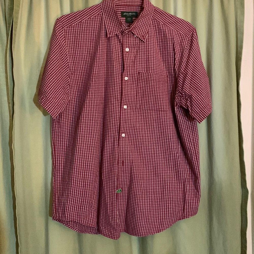 Eddie Bauer short sleeve button down shirt. L